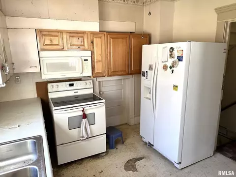 433 S Johnson St, Macomb, IL 61455 photo 7