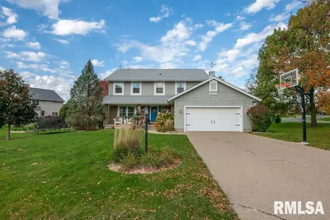 702 Firethorn Dr, Washington, IL 61571