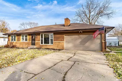2702 S Daycor Dv, Peoria, IL 61607