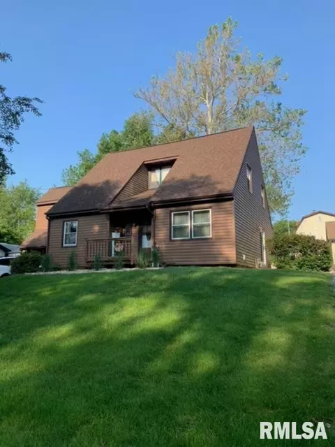 109 E Oakwood Rd, East Peoria, IL 61611