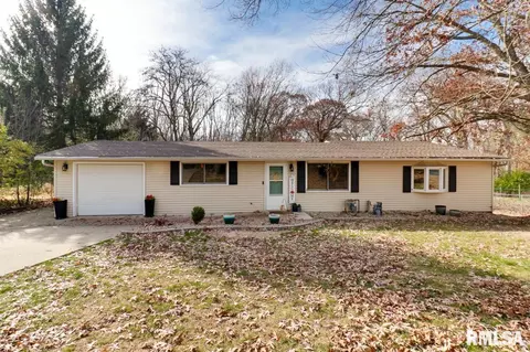 14 Kenton St, Mackinaw, IL 61755