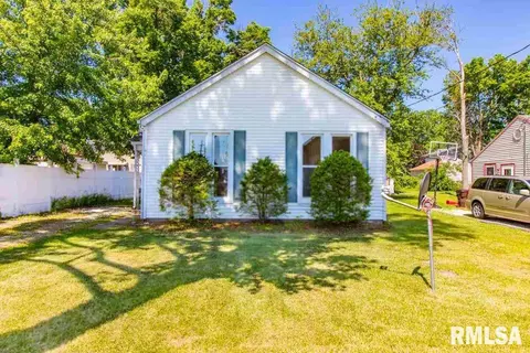 6111 N Northmoor Ct, Peoria, IL 61614