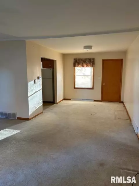 726 S Pearl St, Macomb, IL 61455 photo 5