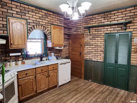 240 E Ash St, Canton, IL 61520 photo 39