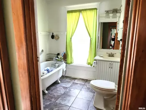 240 E Ash St, Canton, IL 61520 photo 34