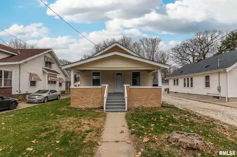913 W Armstrong Ave, Peoria, IL 61606