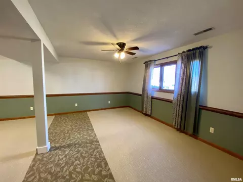 143 James Dr, Macomb, IL 61455 photo 37