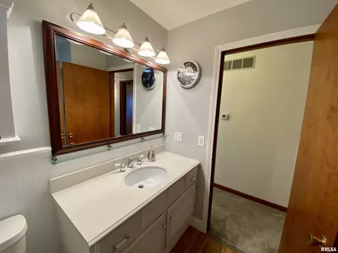 143 James Dr, Macomb, IL 61455 photo 24