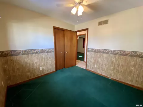 143 James Dr, Macomb, IL 61455 photo 33