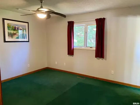 143 James Dr, Macomb, IL 61455 photo 26