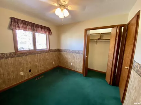 143 James Dr, Macomb, IL 61455 photo 32
