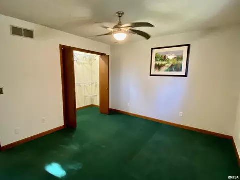 143 James Dr, Macomb, IL 61455 photo 27