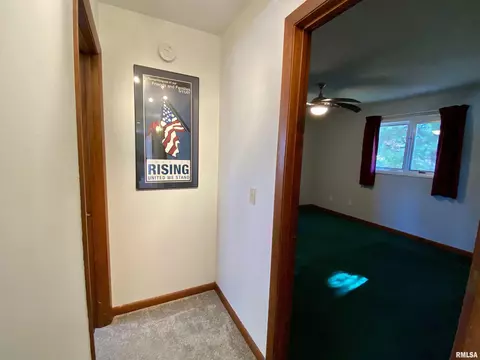 143 James Dr, Macomb, IL 61455 photo 25