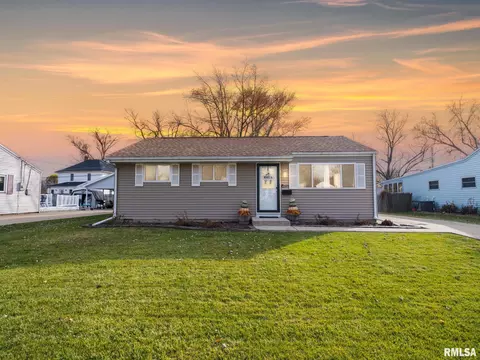 320 Kaskaskia Rd, Marquette Heights, IL 61554
