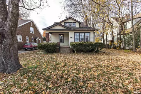 3221 N Sheridan Rd, Peoria, IL 61604