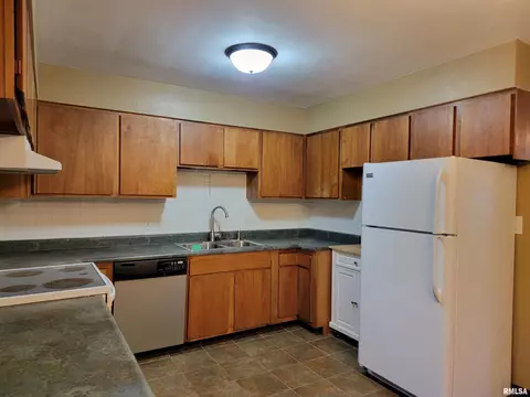 480 N 10th St, Canton, IL 61520 photo 11