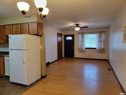 480 N 10th St, Canton, IL 61520 photo 6