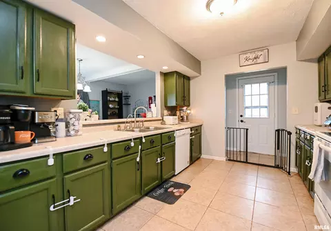 2197 County Road 600 N, Secor, IL 61771 photo 2