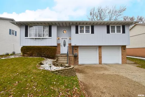 1511 W Kingsway Dr, Peoria, IL 61614