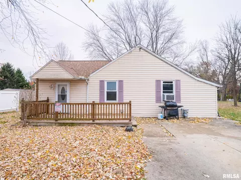 7721 W Pfeiffer Rd, Mapleton, IL 61547