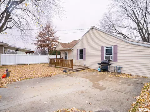 7721 W Pfeiffer Rd, Mapleton, IL 61547 photo 3