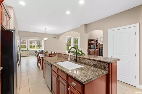 405 Cottingham Ln, Germantown Hills, IL 61548 photo 15