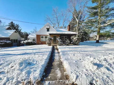 5615 N Humboldt Ave, Peoria, IL 61614