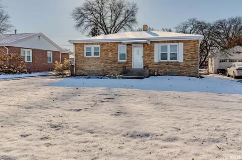724 E Kay St, Morton, IL 61550 photo 2