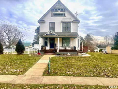 222 S Miller St, Toulon, IL 61483