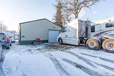 605 W Avenue F, Lewistown, IL 61542