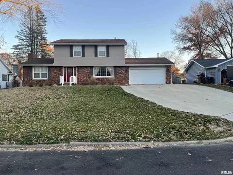 512 Illini Dr, East Peoria, IL 61611