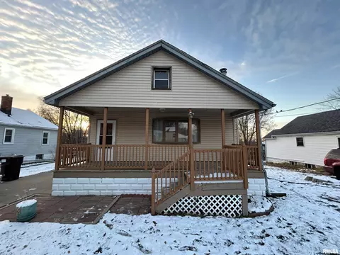 105 Fairview Ct, Creve Coeur, IL 61610