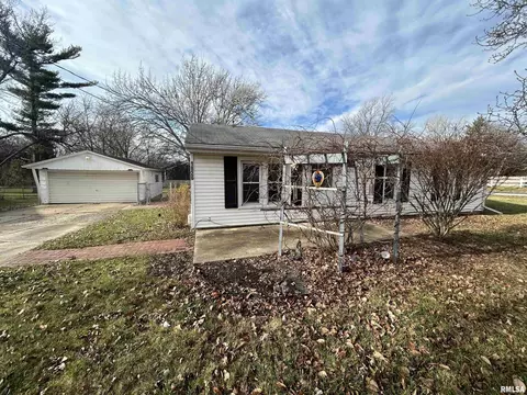 1826 W Richmar Rd, Peoria, IL 61615