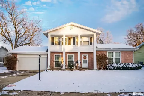 7422 N Parliament Pl, Peoria, IL 61614