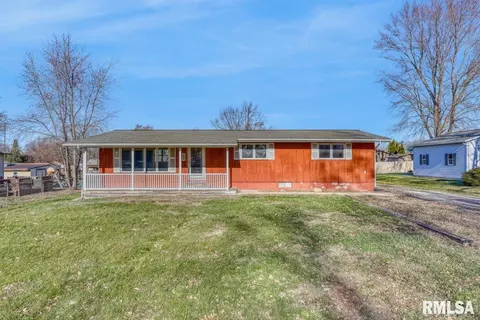 650 E Monroe St, Cuba, IL 61427