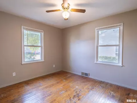 1111 E Gift Ave, Peoria, IL 61603 photo 27