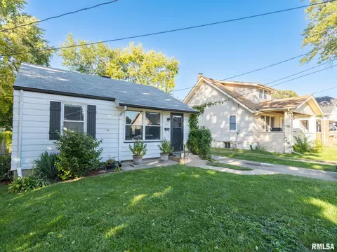 1111 E Gift Ave, Peoria, IL 61603 photo 2