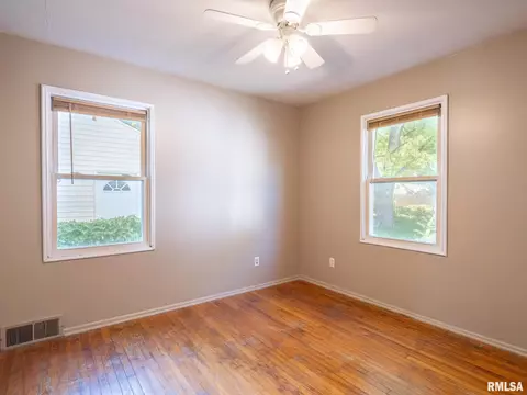 1111 E Gift Ave, Peoria, IL 61603 photo 21