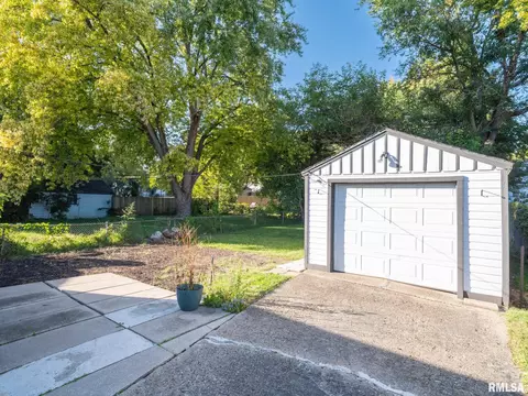 1111 E Gift Ave, Peoria, IL 61603 photo 5