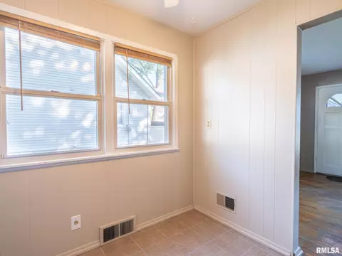 1111 E Gift Ave, Peoria, IL 61603 photo 19