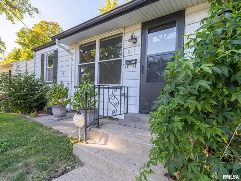 1111 E Gift Ave, Peoria, IL 61603 photo 4