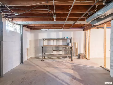 1111 E Gift Ave, Peoria, IL 61603 photo 34