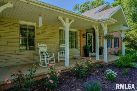 Exterior - 16036 King Rd, Danvers, IL 61732 photo 8 of 28