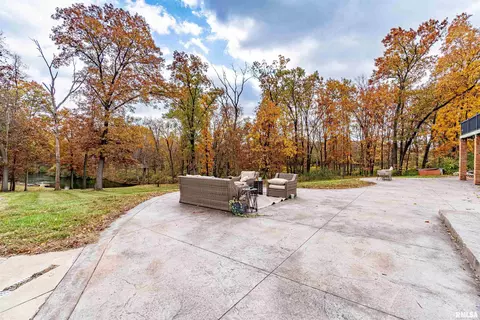 Exterior - 16036 King Rd, Danvers, IL 61732 photo 9 of 28