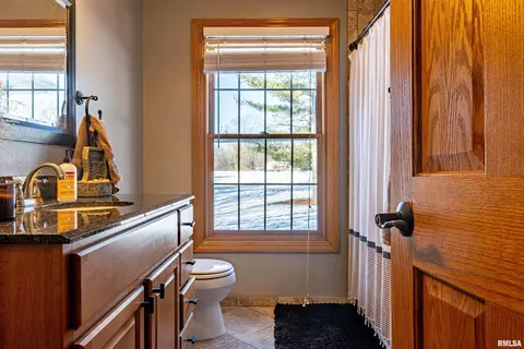 Bath - 16036 King Rd, Danvers, IL 61732 photo 3 of 4