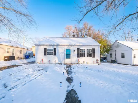 5220 N Roberts Rd, Peoria Heights, IL 61616