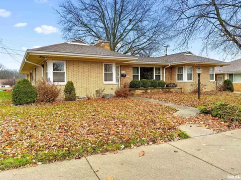 3532 N Bigelow St, Peoria, IL 61604