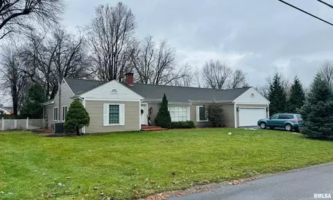 521 E Franklin St, Macomb, IL 61455