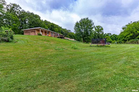 13813 W Riekena Rd, Hanna City, IL 61536