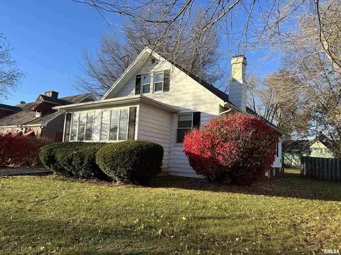 520 E Jefferson St, Macomb, IL 61455 photo 2
